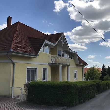 Esther Apartman Gyenesdiás المظهر الخارجي الصورة